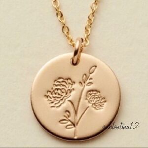 NEW November Chrysanthemum Birth Flower Necklace